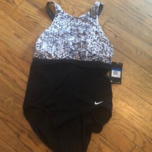 We woman’s bath suit Nike size xl great style